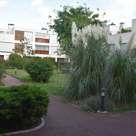 Paris Studio 94700