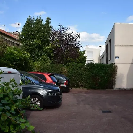 Paris Studio 94700 *